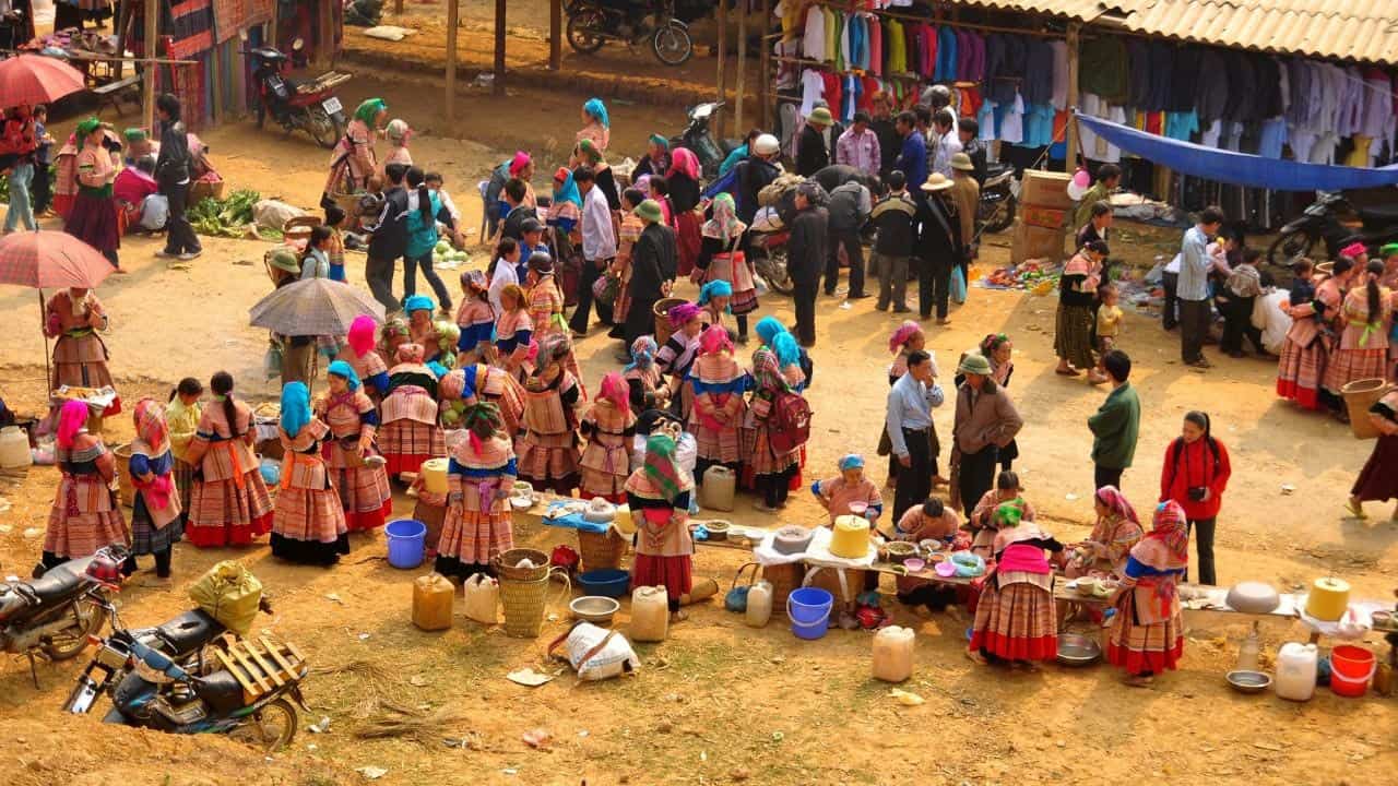 Bắc Hà Sunday Market — the most colourful hilltribe market in northern Vietnam, attended by 8+ ethnic groups