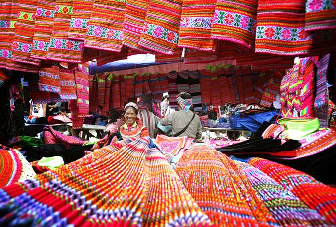 Cao Sơn Wednesday Market — a vibrant convergence of Mong, Dao, H'mong and Phu La ethnic groups